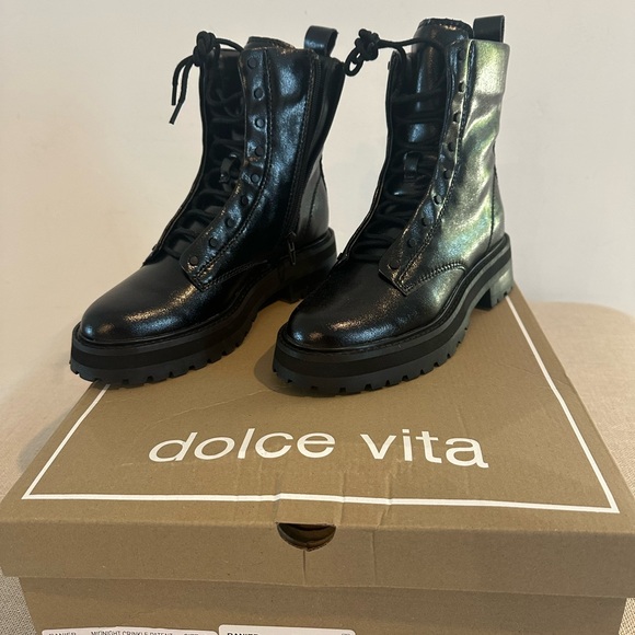 Dolce Vita MIDNIGHT CRINKLE PATENT combat boot - Size 7 - New in Box! - Picture 3 of 6